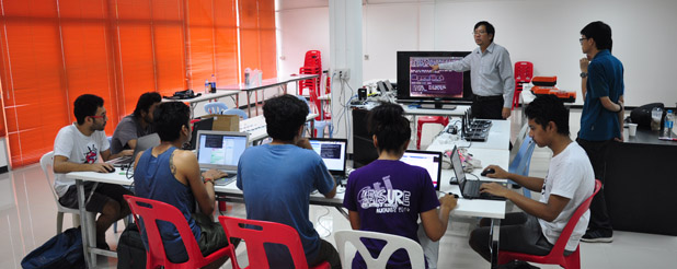 Nepal Earthquake 2015: AIT Nepalese  Students configuring DUMBOs in IntERLab to be sent to Nepal.